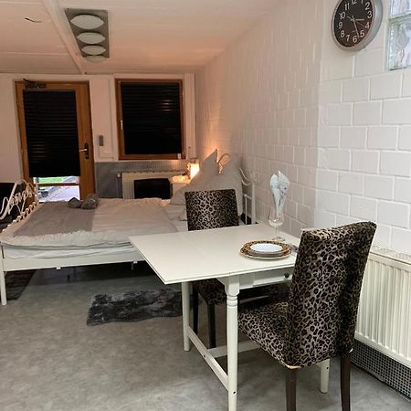 Privatzeit The Green Mile Leverkusen Exterior foto